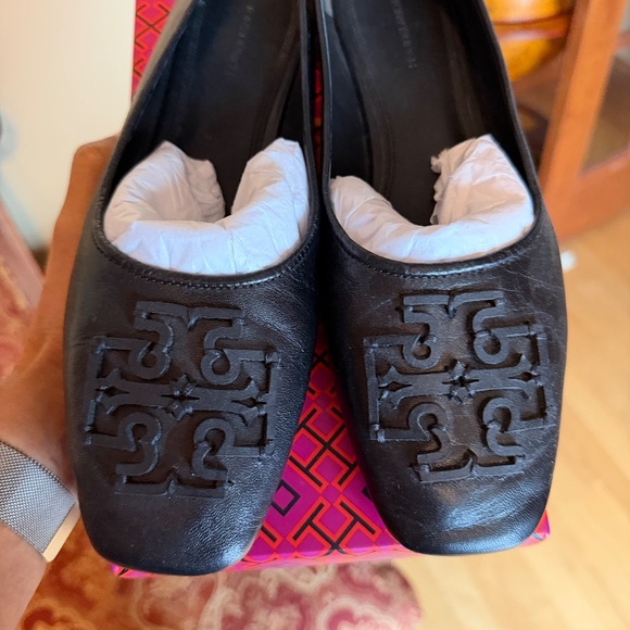 Tory Burch - Picture 2 of 6